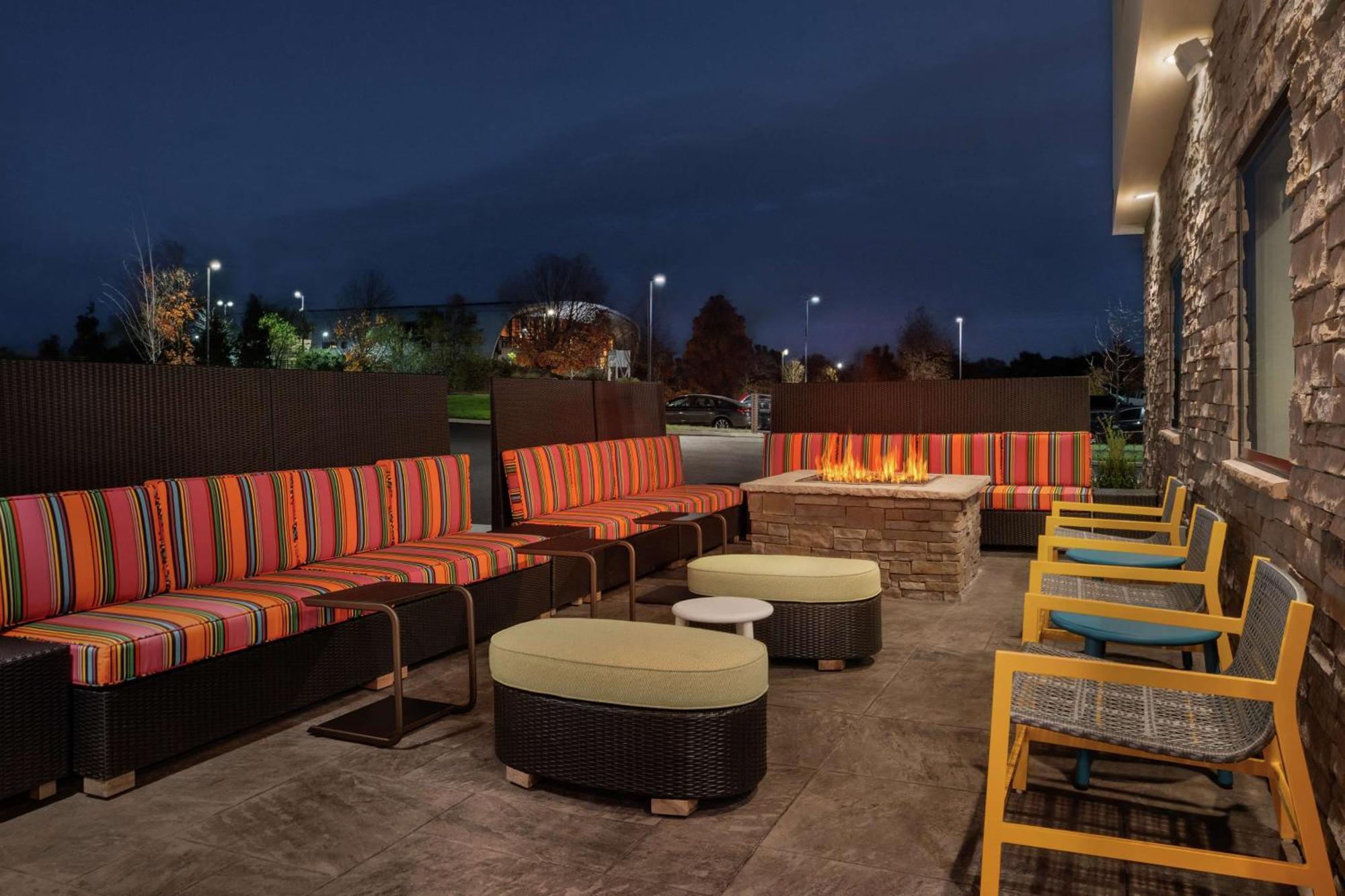Home2 Suites By Hilton Warminster Horsham Eksteriør billede